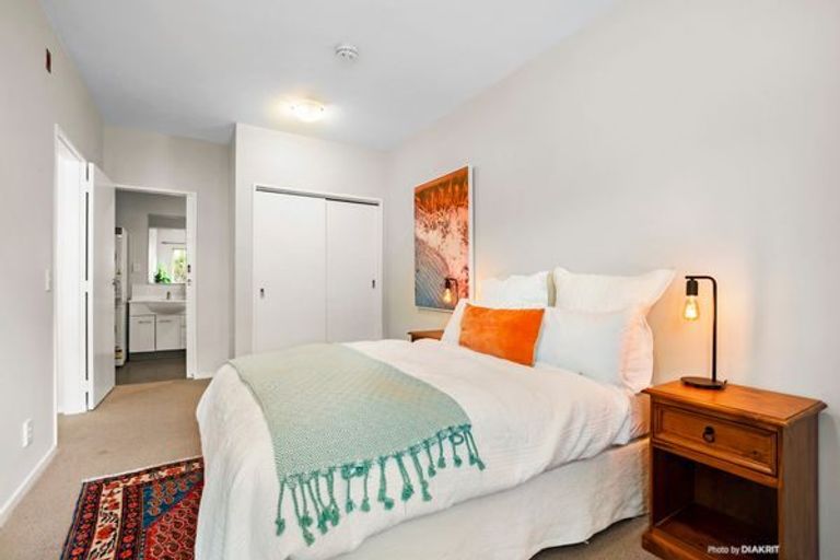 Photo of property in Luxford Villas, 105/72 Herald Street, Berhampore, Wellington, 6023