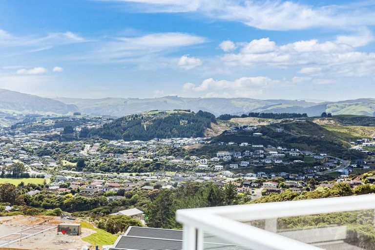 Photo of property in 16 Kopua Place, Whitby, Porirua, 5024