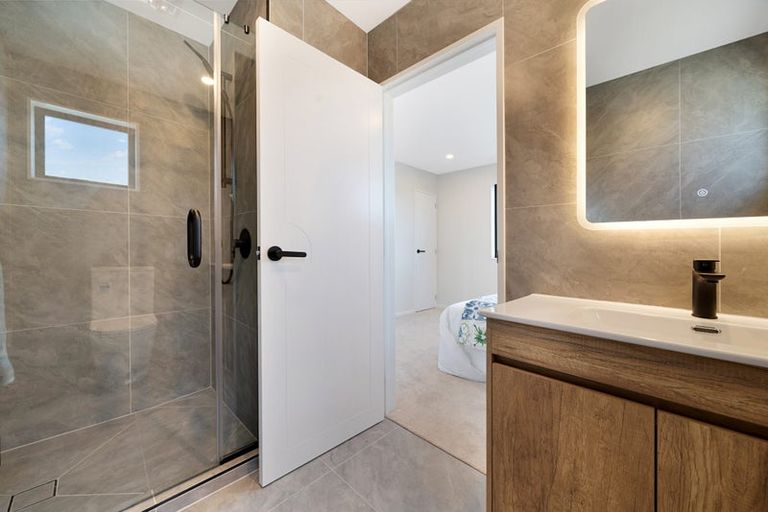 Photo of property in 9 Octans Road, Westgate, 0814