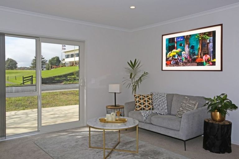 Photo of property in 14a Racecourse Road, Waiuku, 2123