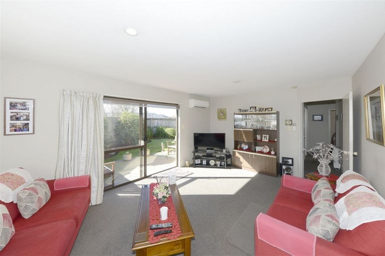 Photo of property in 2/62 Steadman Road, Broomfield, Christchurch, 8042