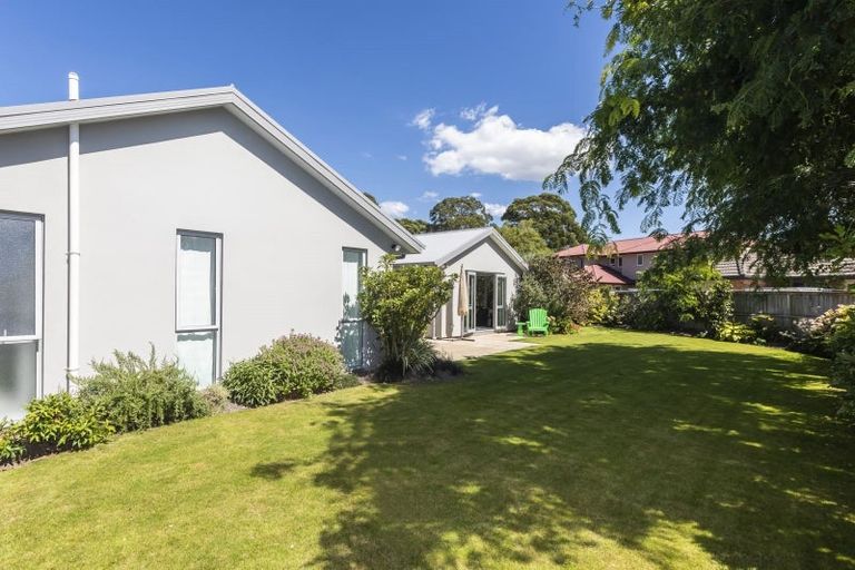 Photo of property in 3 Handel Close, Northwood, Christchurch, 8051