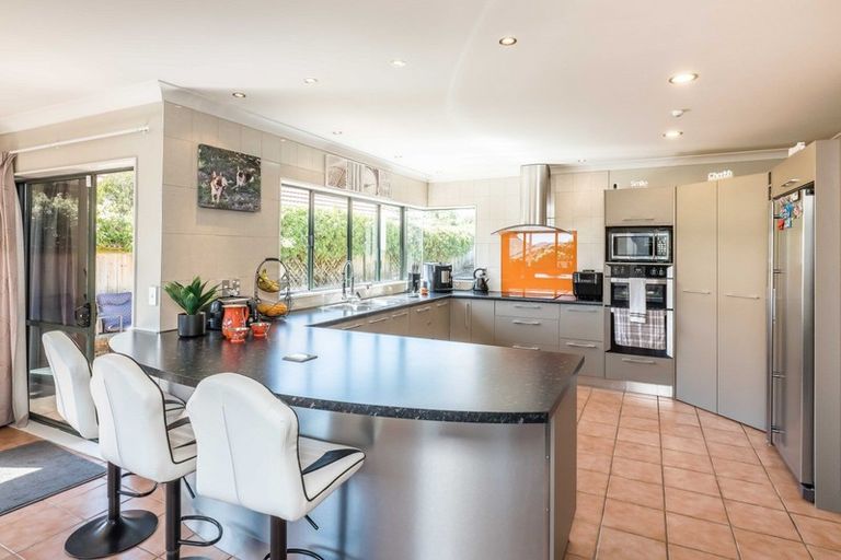 Photo of property in 18 Kotuku Drive, Paraparaumu Beach, Paraparaumu, 5032