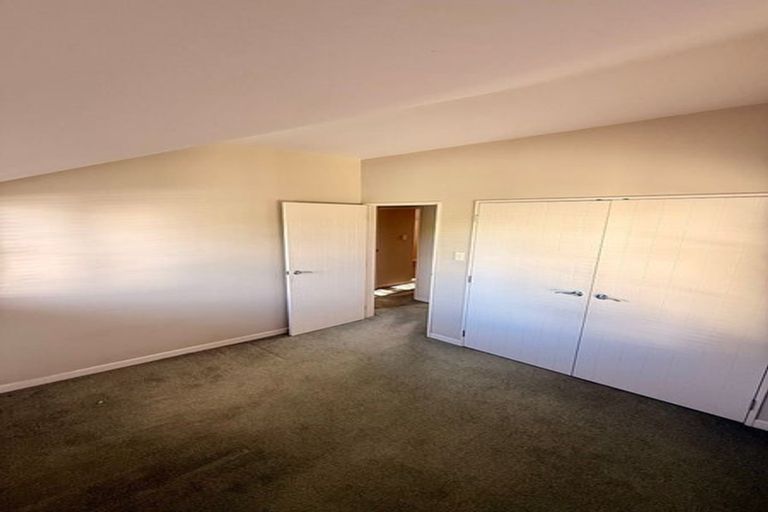 Photo of property in 2 Oakway Drive, Schnapper Rock, Auckland, 0632
