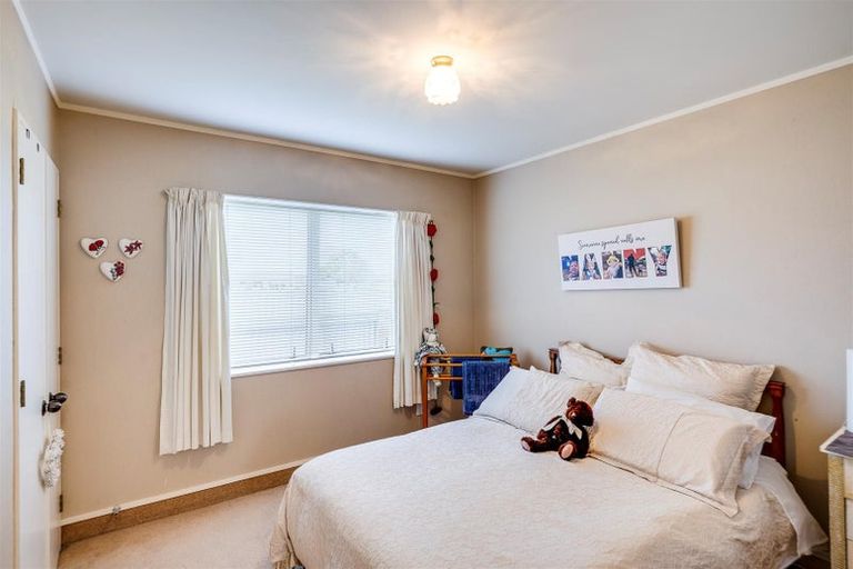 Photo of property in 2/2 Anzac Avenue, Onekawa, Napier, 4110