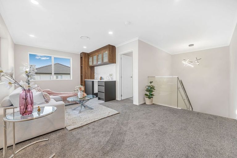 Photo of property in 18 Bushfield Drive, Flat Bush, Auckland, 2019