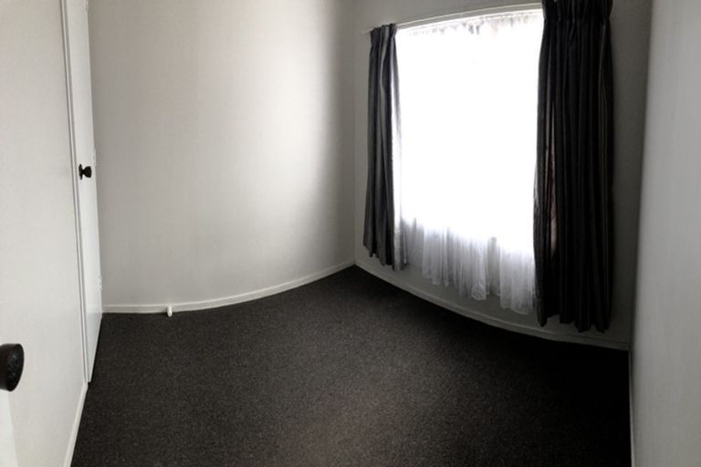 Photo of property in 133f1 Queens Drive, Lyall Bay, Wellington, 6022