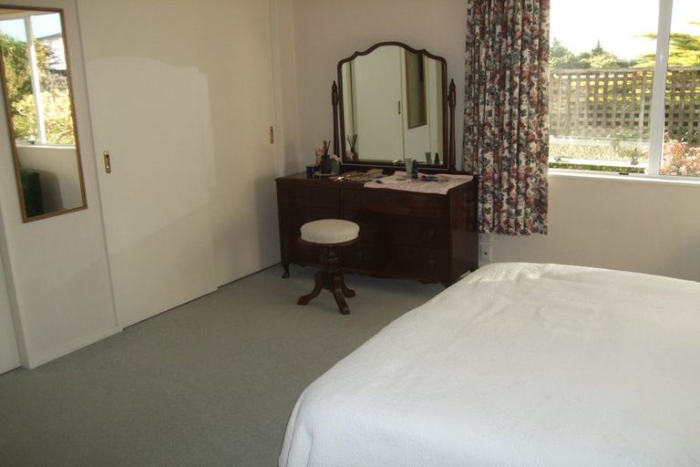 Photo of property in 2/2 Busby Place, Havelock North, 4130