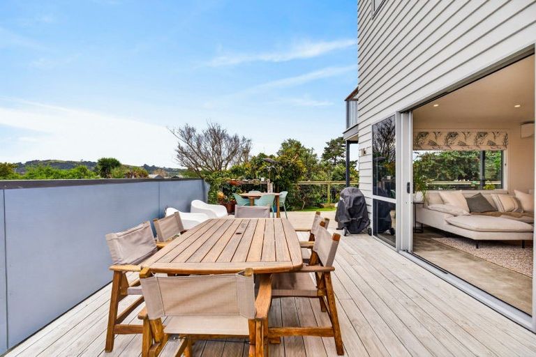 Photo of property in 11 Mer Place, Bay View, Napier, 4104
