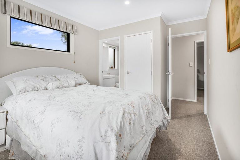 Photo of property in 32u3 Rutherford Street, Chedworth, Hamilton, 3210