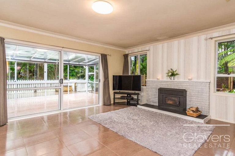 Photo of property in 21 Ngaio Road, Titirangi, Auckland, 0604