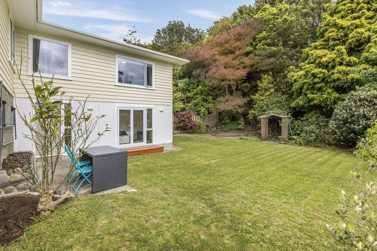 Photo of property in 52 Chester Road, Tawa, Wellington, 5028