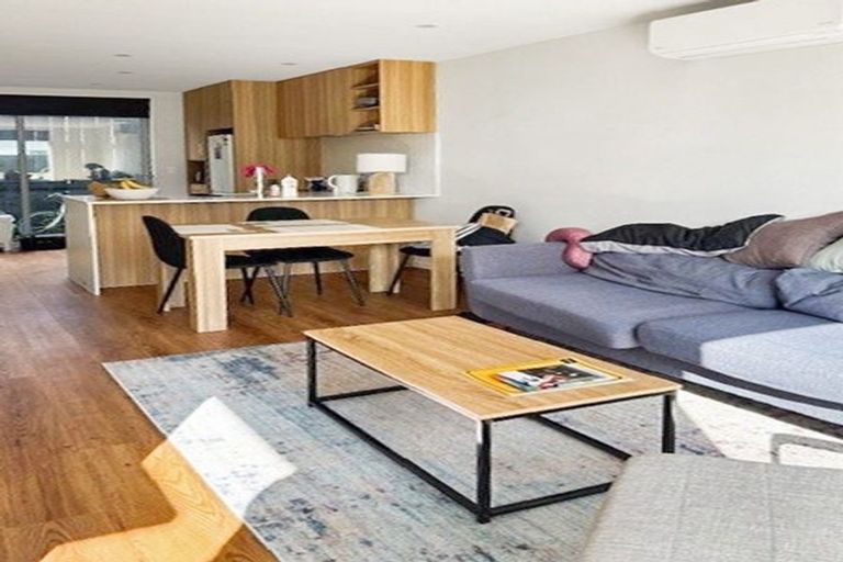 Photo of property in 3/25 Tranent Road, Mangere, Auckland, 2022