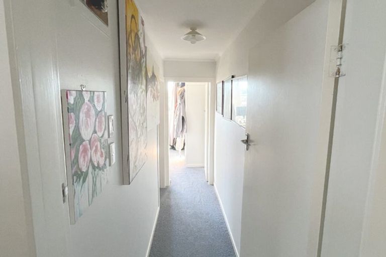 Photo of property in 82 Rolleston Street, Mount Cook, Wellington, 6021