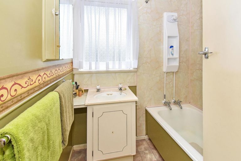Photo of property in 2 Berwyn Avenue, Takanini, 2112