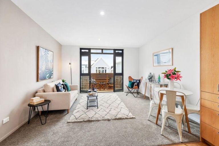 Photo of property in Pirie Street Townhouses, 12/35u Pirie Street, Mount Victoria, Wellington, 6011