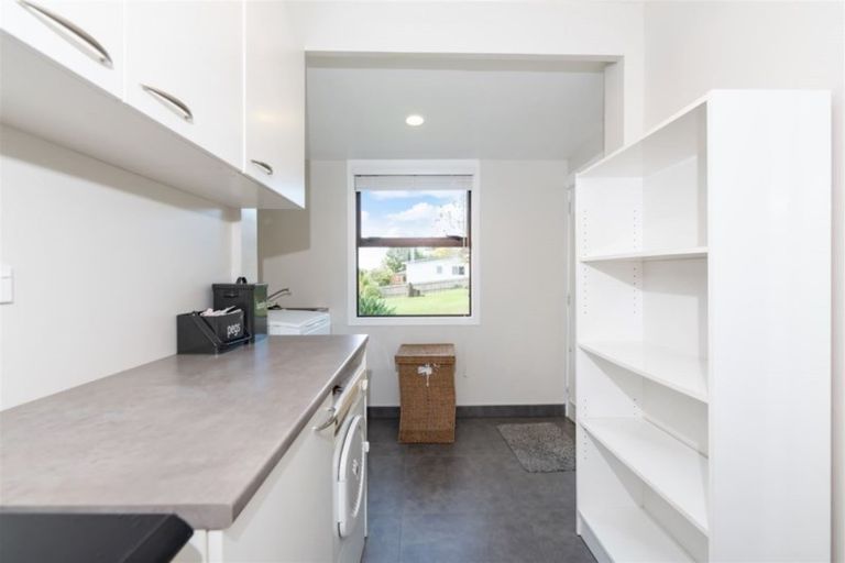 Photo of property in 48 Evans Road, Glen Eden, Auckland, 0602