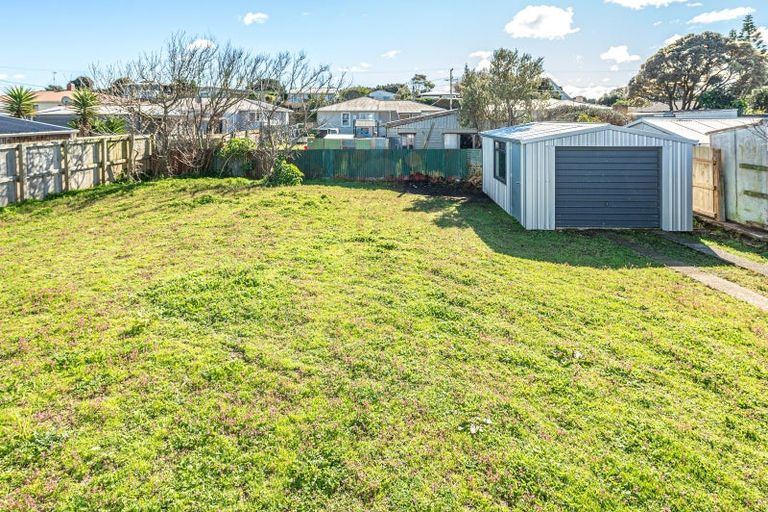 Photo of property in 4 Kupe Place, Castlecliff, Whanganui, 4501