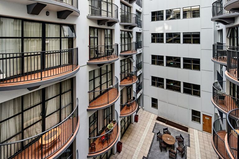 Photo of property in Atrium Towers, 4j/154 The Terrace, Wellington Central, Wellington, 6011