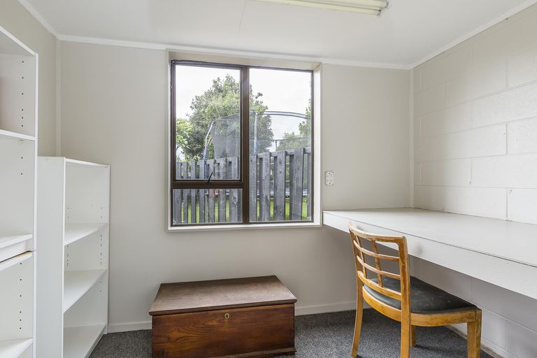 Photo of property in 2/7 Stafson Lane, Te Atatu Peninsula, Auckland, 0610