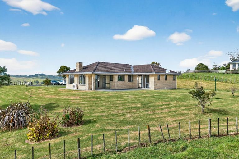 Photo of property in 667 Pahi Road, Pahi, Paparoa, 0571