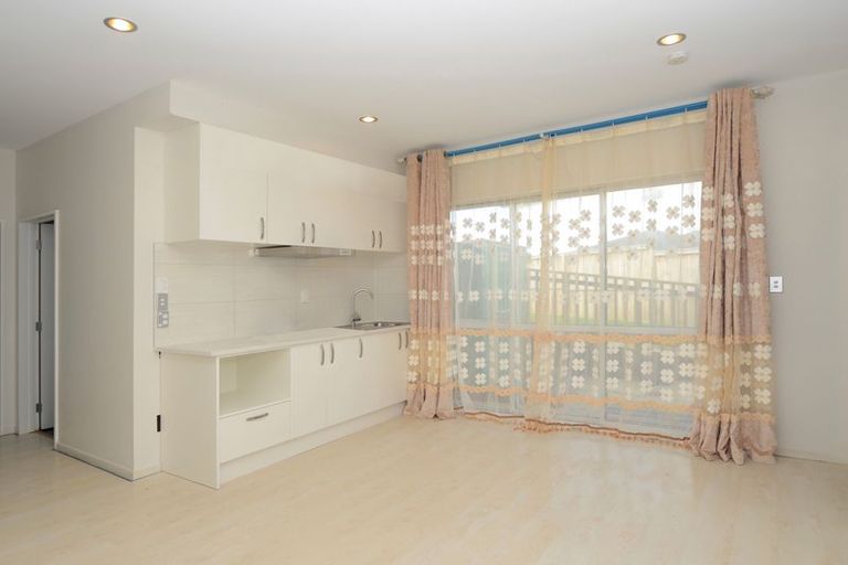 Photo of property in 75 San Valentino Drive, Henderson, Auckland, 0612