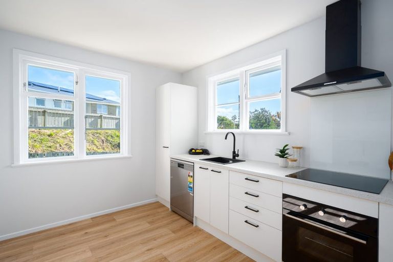 Photo of property in 35 Gloucester Street, Cannons Creek, Porirua, 5024