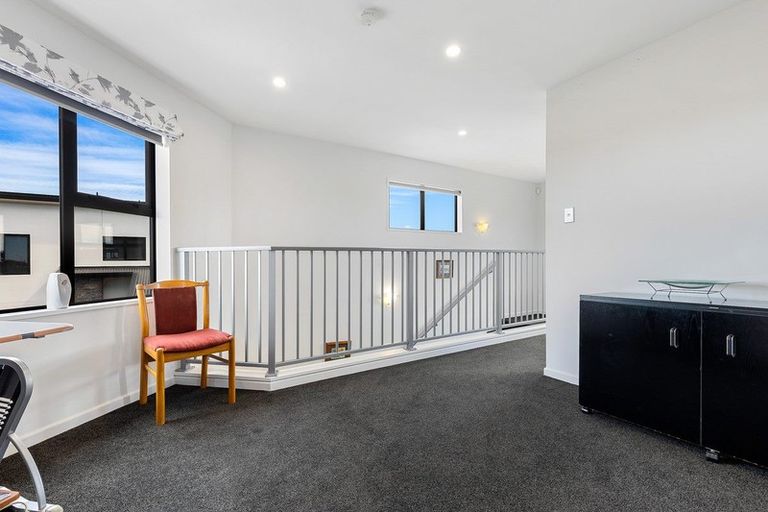 Photo of property in 21 Tangy Loch Lane, Broomfield, Christchurch, 8042