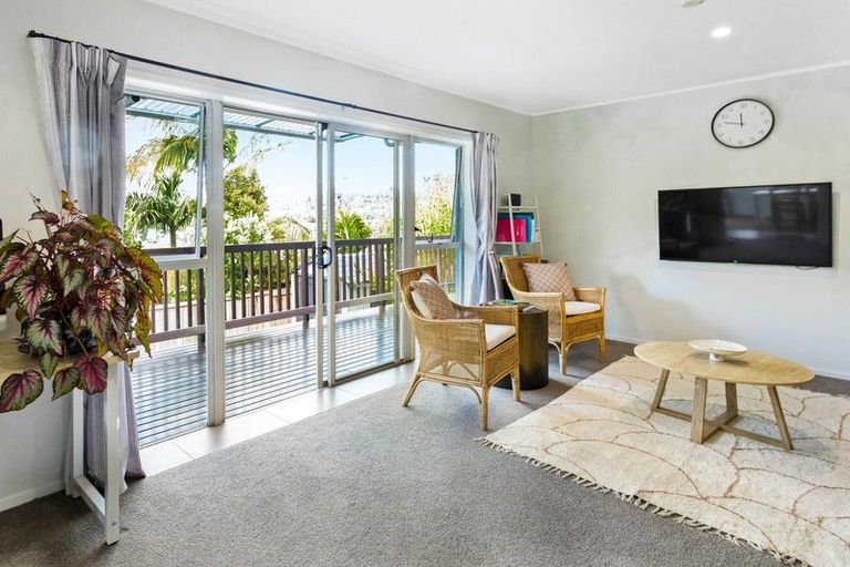 Photo of property in 22 John Road, Stanmore Bay, Whangaparaoa, 0932