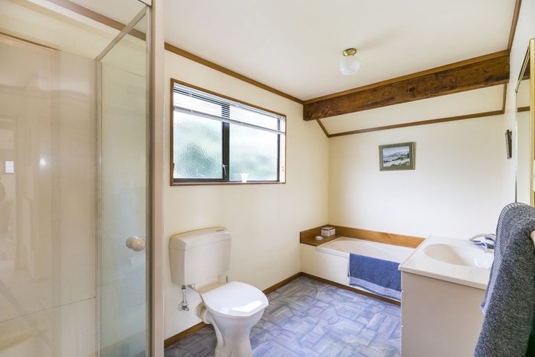 Photo of property in 8 Scorian Close, Karori, Wellington, 6012