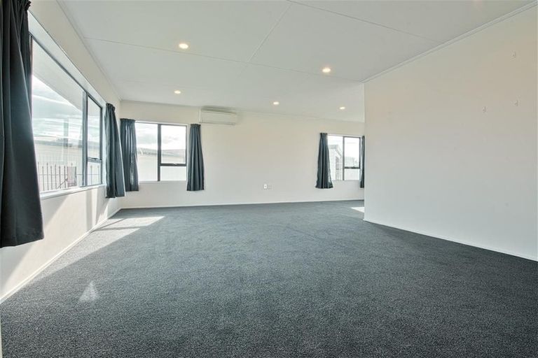 Photo of property in 10 Glamorgan Avenue, Tamatea, Napier, 4112