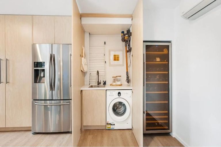 Photo of property in 16 Beveridge Road, One Tree Point, 0118