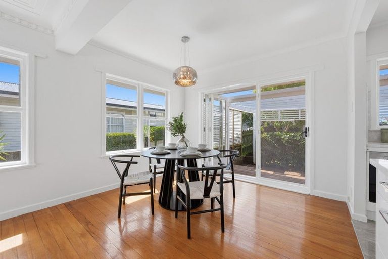 Photo of property in 1/35 Bradbury Road, Botany Downs, Auckland, 2010