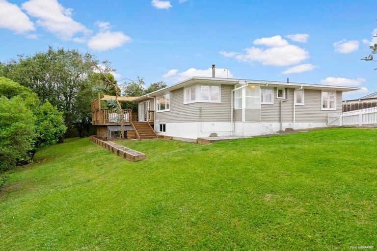 Photo of property in 22 Trojan Crescent, New Lynn, Auckland, 0600