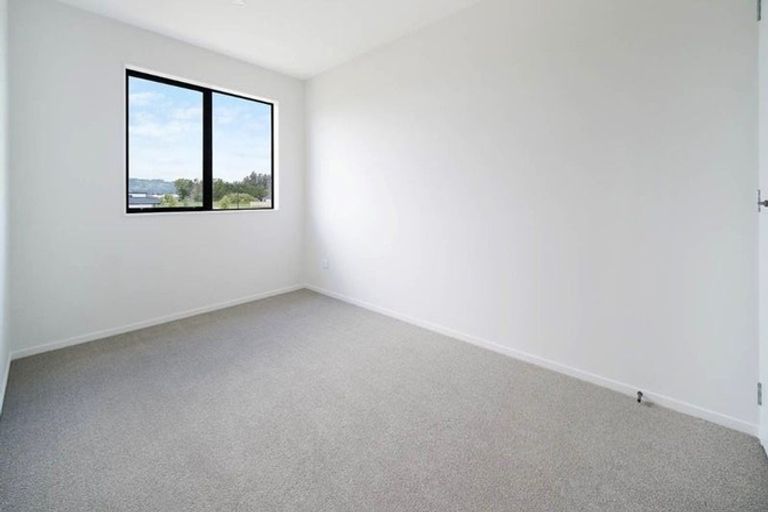 Photo of property in 27 Woven Place, Karaka, 2113