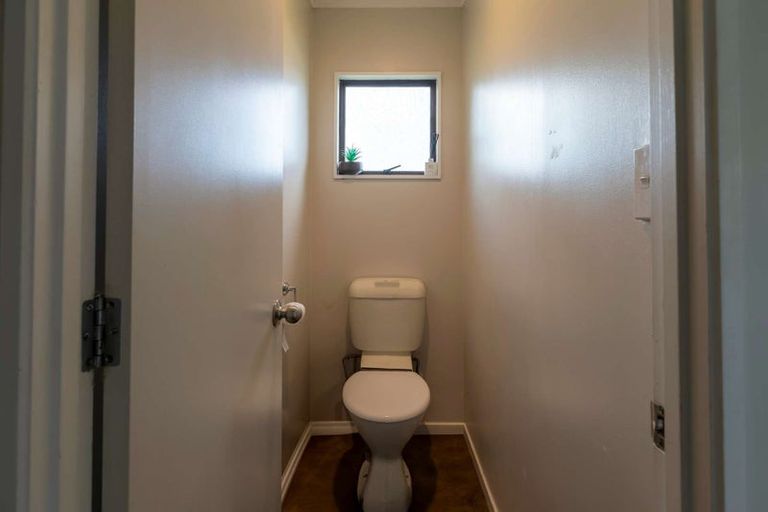 Photo of property in 23 Flaunty Place, West Harbour, Auckland, 0618