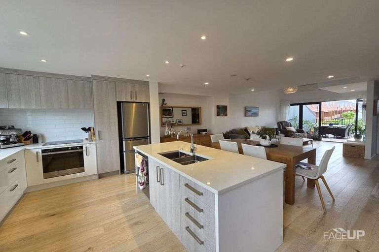 Photo of property in 78 Hobsonville Point Road, Hobsonville, Auckland, 0616