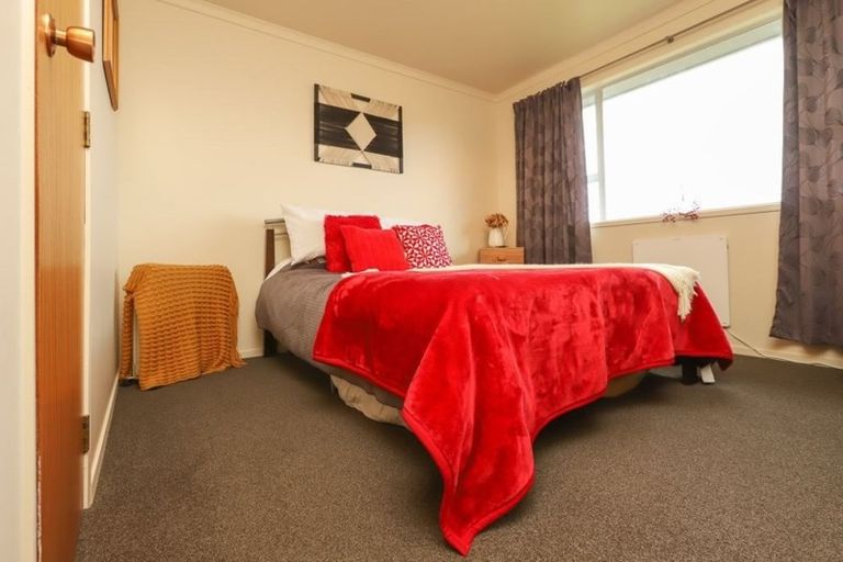 Photo of property in 24 Rothesay Place, Dinsdale, Hamilton, 3204