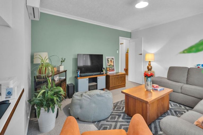 Photo of property in 19 Brockenhurst Street, Aranui, Christchurch, 8061