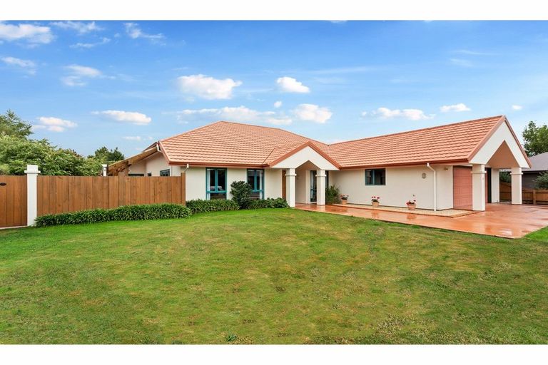 Photo of property in 20 Milesbrook Close, Rangiora, 7400
