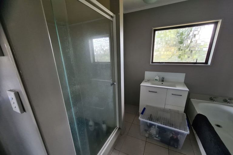 Photo of property in 17 Kentucky Crescent, Nawton, Hamilton, 3200