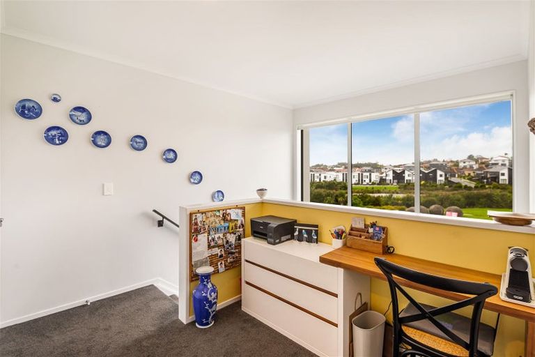 Photo of property in 32 Owen Chapman Drive, Red Beach, 0932