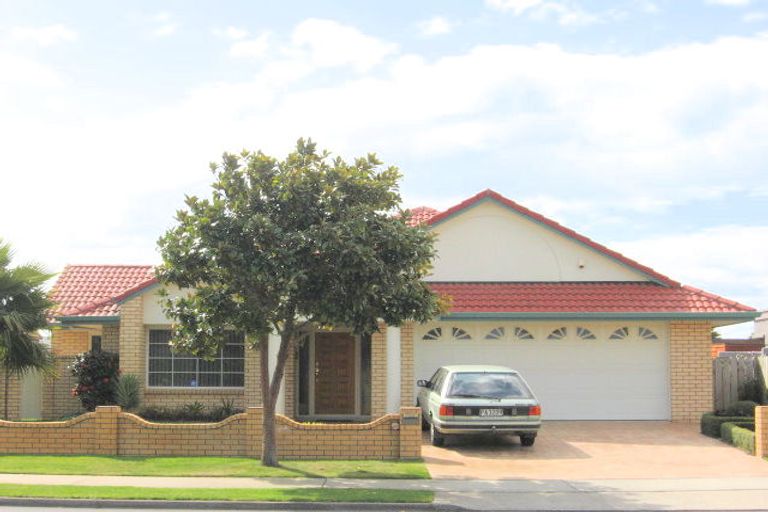 Photo of property in 111 Gravatt Road, Papamoa Beach, Papamoa, 3118