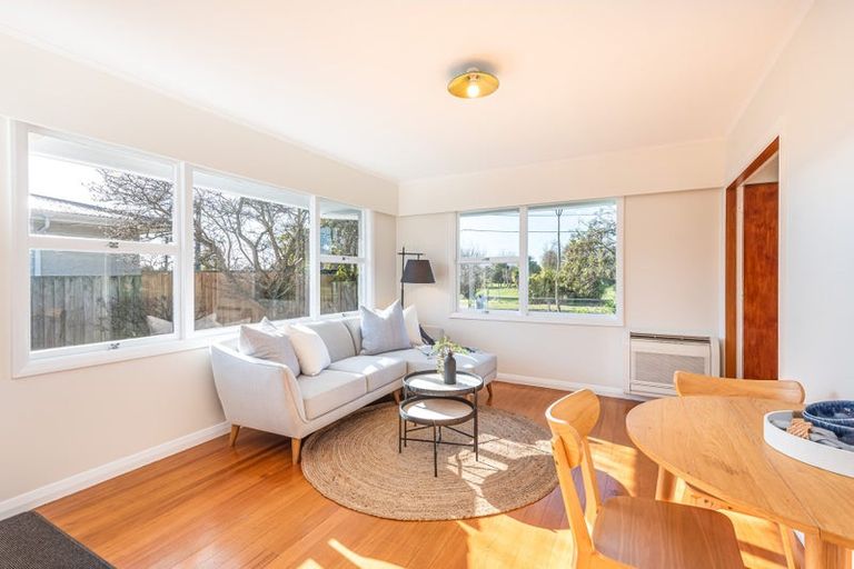 Photo of property in 17 Moyna Avenue, Dallington, Christchurch, 8061