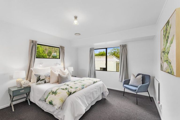 Photo of property in 4 Grainger Road, Te Atatu South, Auckland, 0610