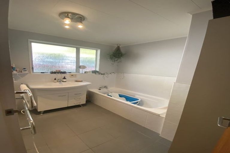 Photo of property in 193 Broderick Road, Johnsonville, Wellington, 6037