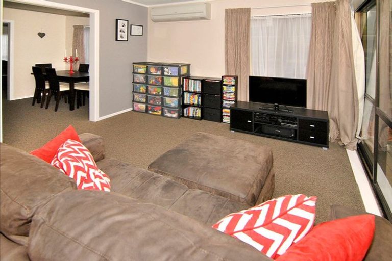 Photo of property in 74 Cortina Avenue, Johnsonville, Wellington, 6037