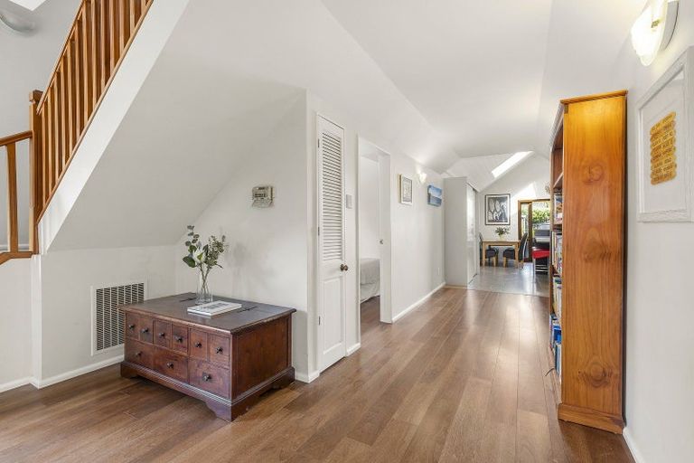 Photo of property in 30 Burnham Street, Seatoun, Wellington, 6022