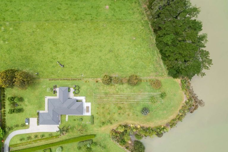 Photo of property in 16 Millbrook Drive, Waiuku, 2683