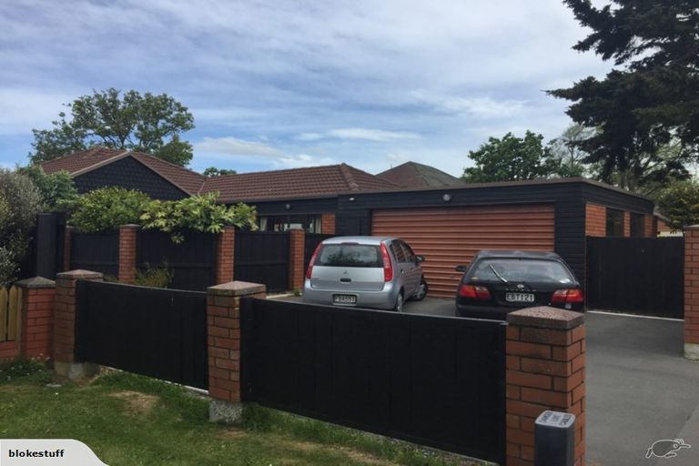 Photo of property in 8 Angela Street, Upper Riccarton, Christchurch, 8041